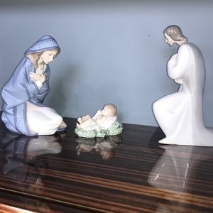 🩵 Lladro: Silent Night Nativity porcelain set
